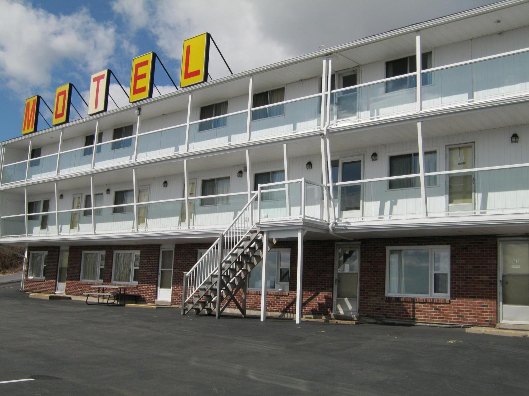 Hillside Motel Сент-Джон Экстерьер фото