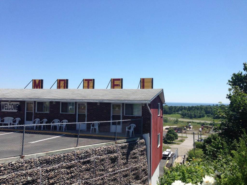 Hillside Motel Сент-Джон Экстерьер фото
