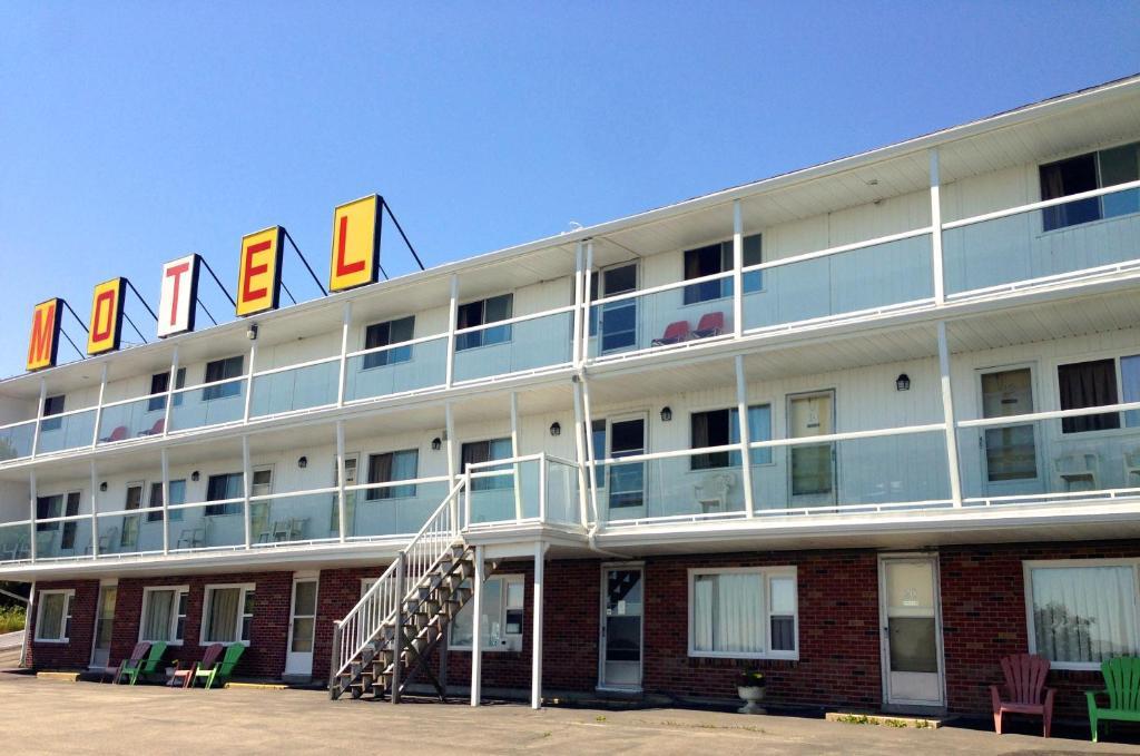 Hillside Motel Сент-Джон Экстерьер фото